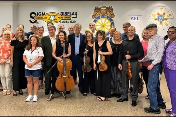 Sherrod Brown visits Union Musicians