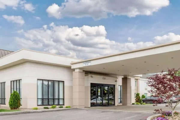 Clarion Hotel Beachwood