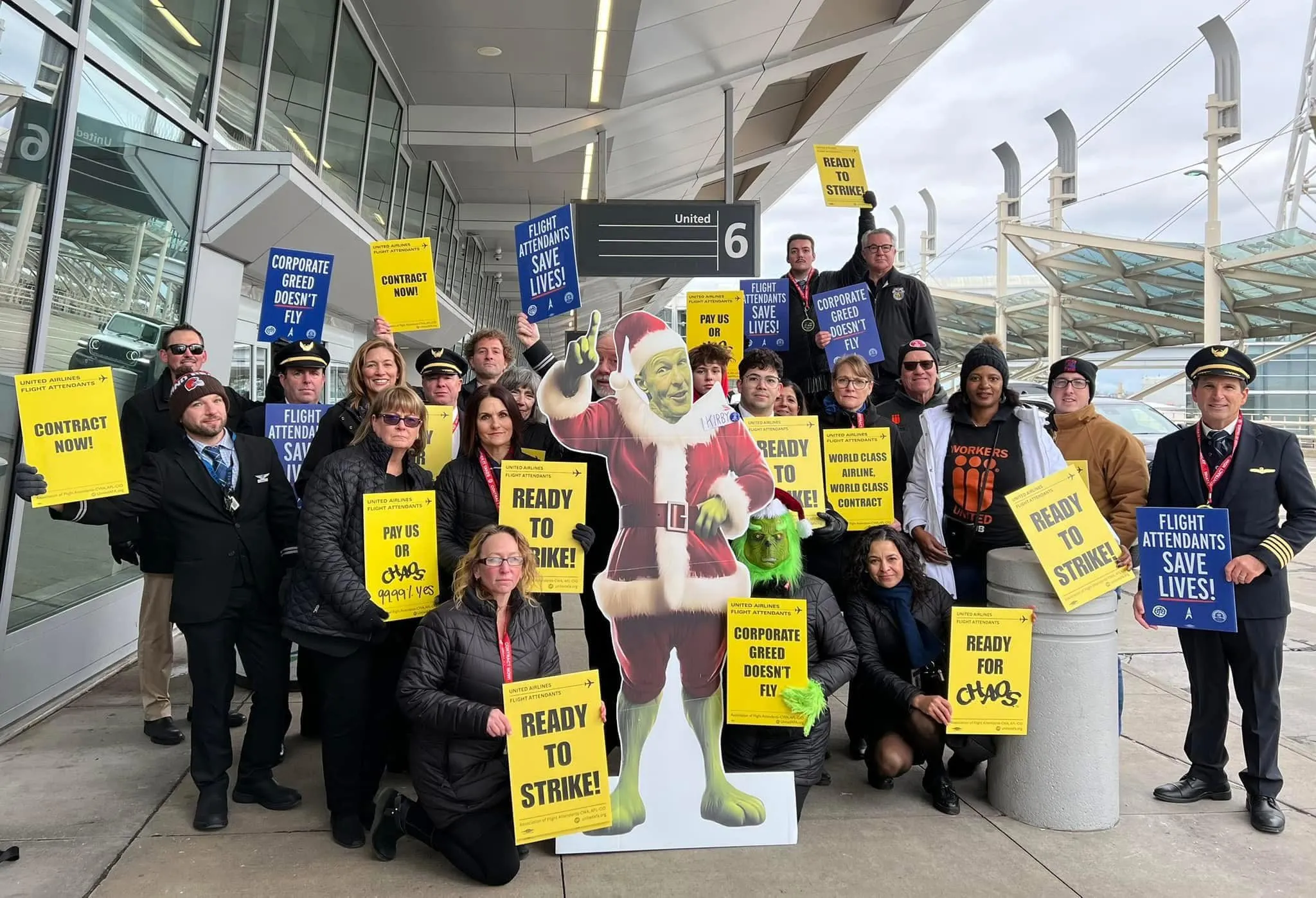 AFA Flight Attends Picket at Cleveland Hopkins Airport